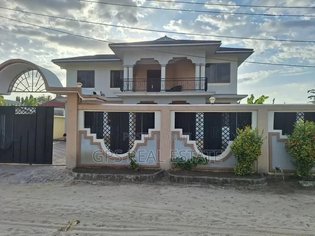 5bdrm House in Tegeta Namanga, Kinondoni for sale