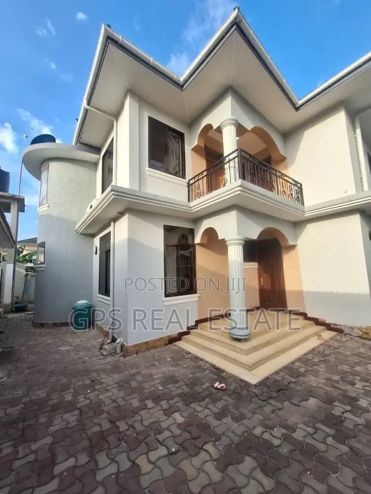 5bdrm House in Tegeta Namanga, Kinondoni for sale