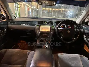 Toyota Crown Royale 2005 Black