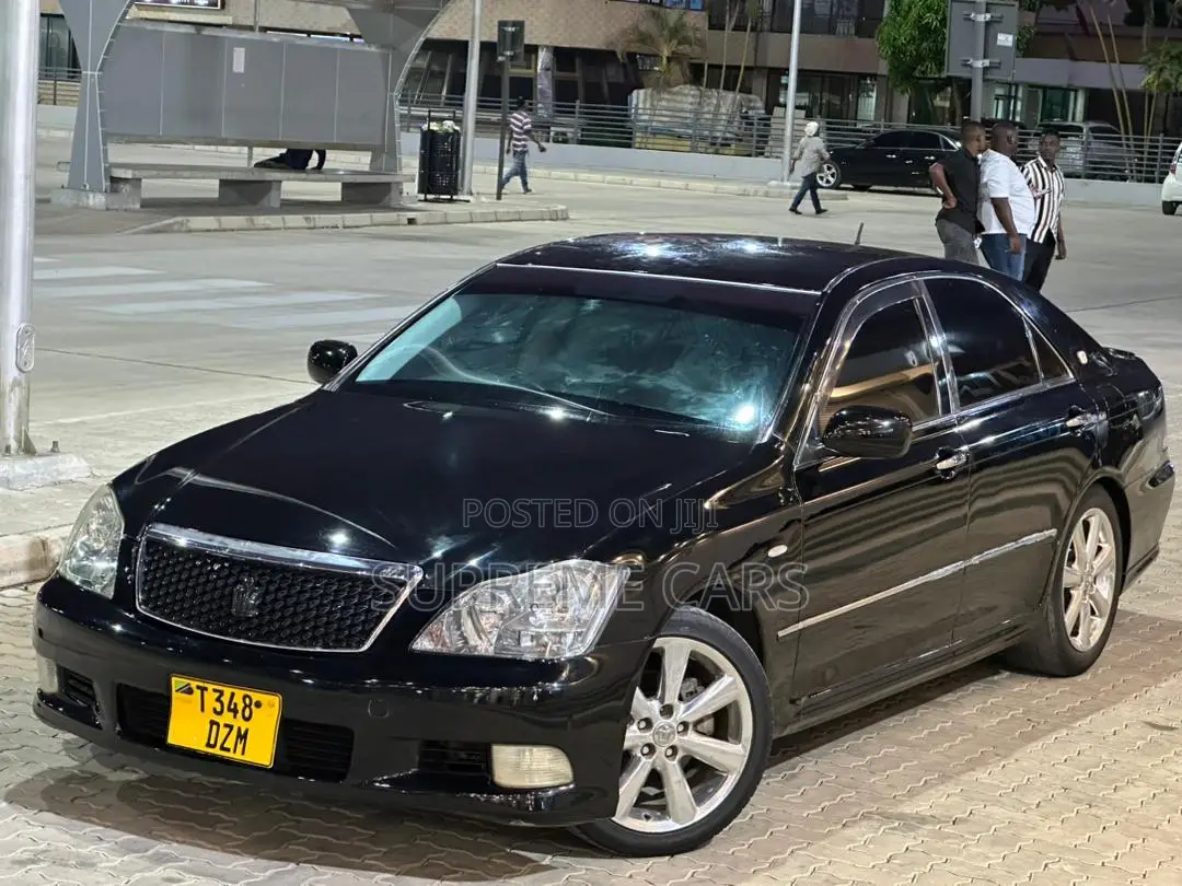 Toyota Crown Royale 2005 Black