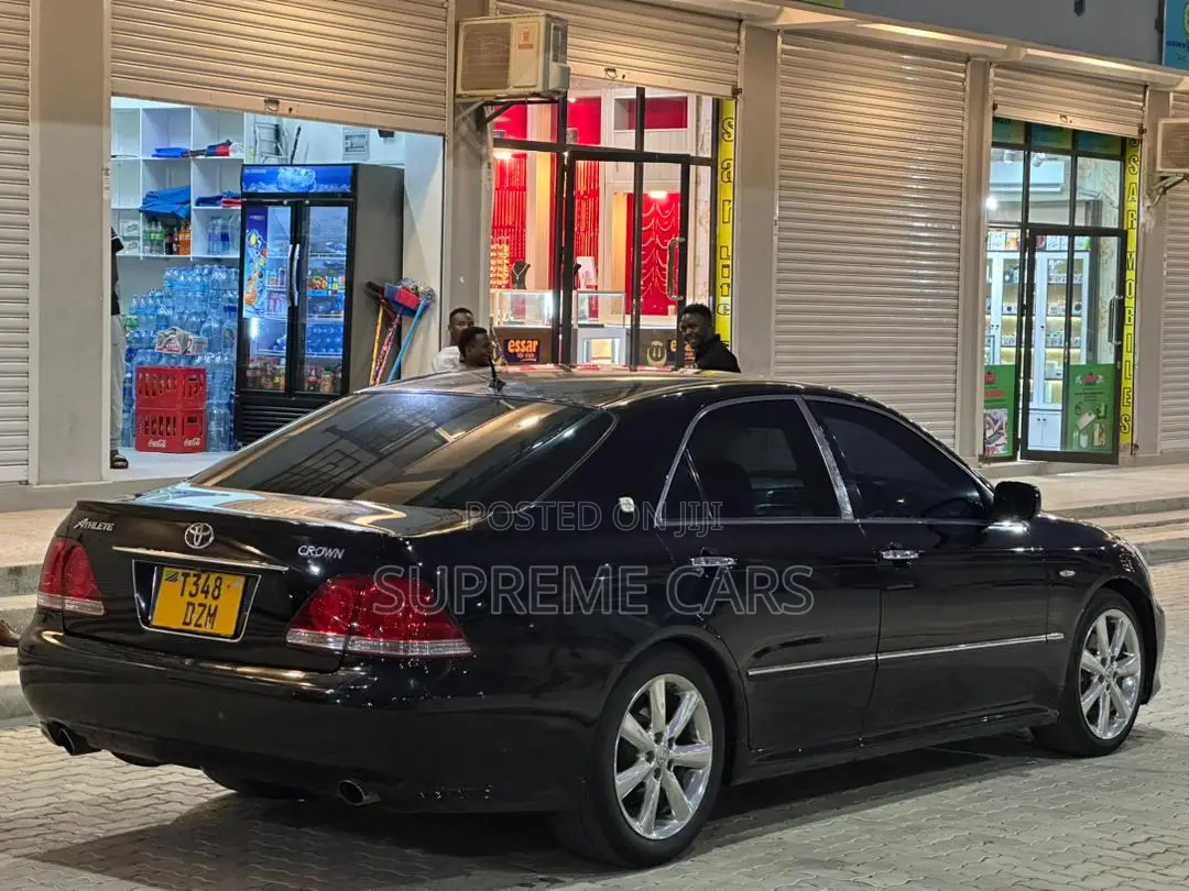 Toyota Crown Royale 2005 Black
