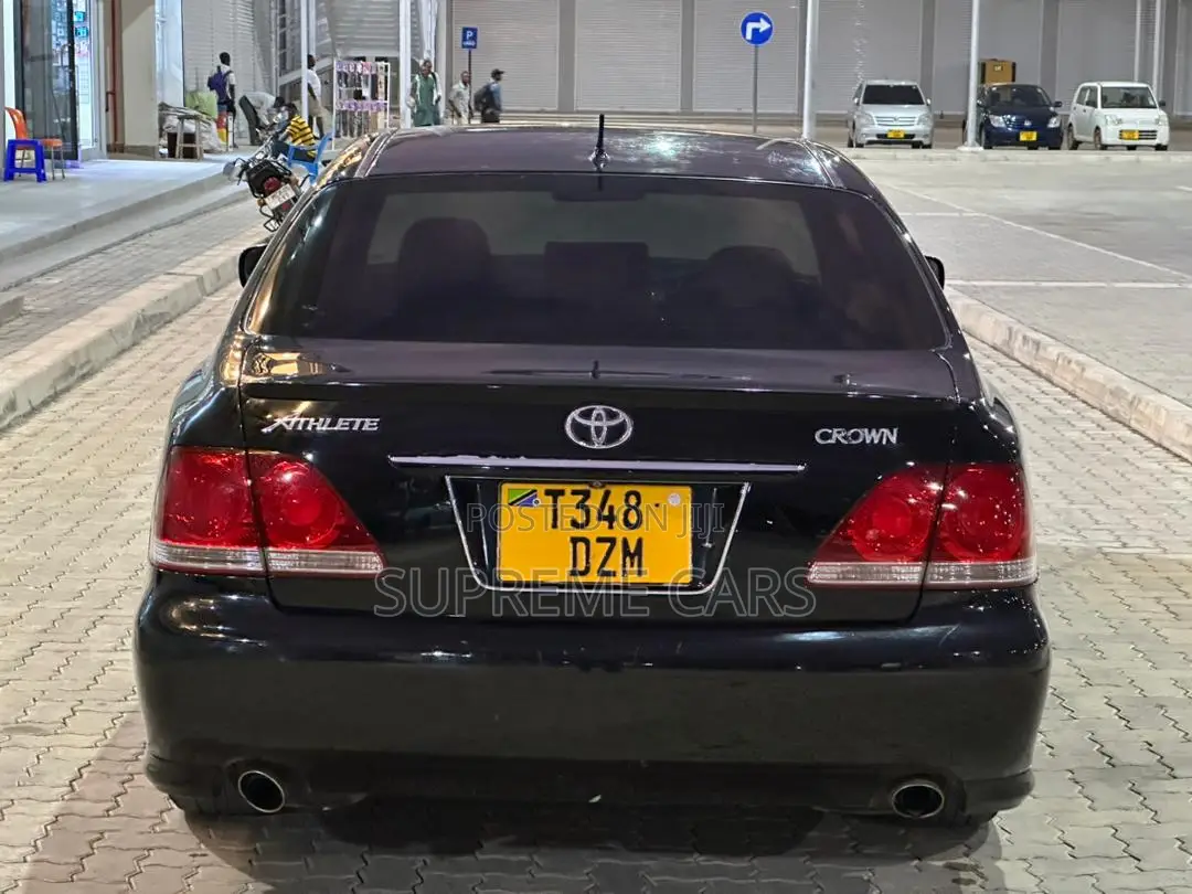 Toyota Crown Royale 2005 Black