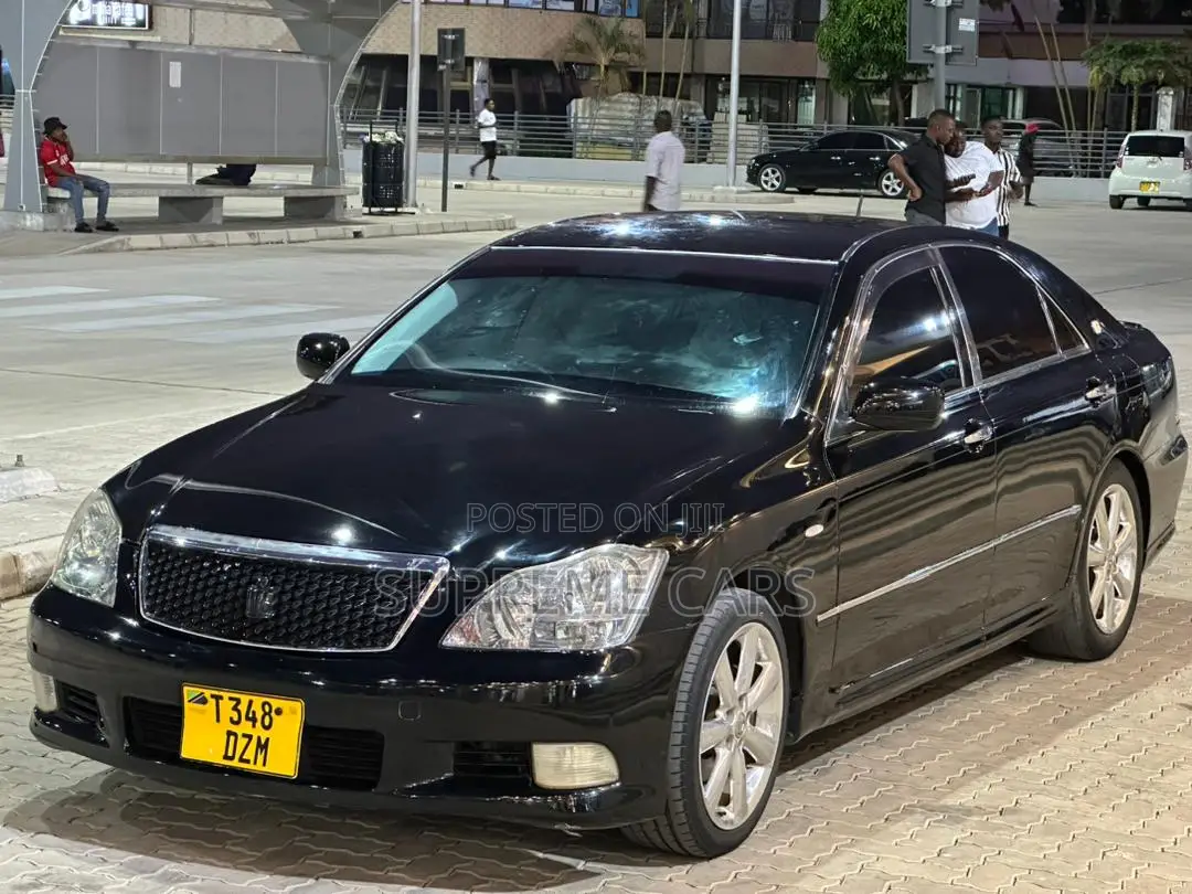 Toyota Crown Royale 2005 Black