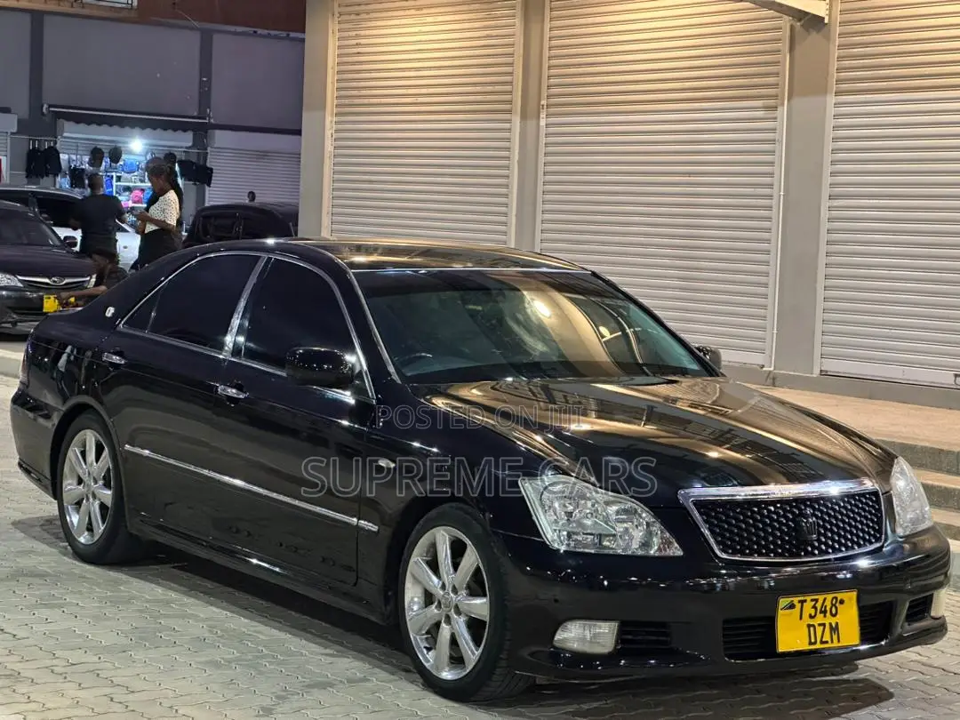 Toyota Crown Royale 2005 Black