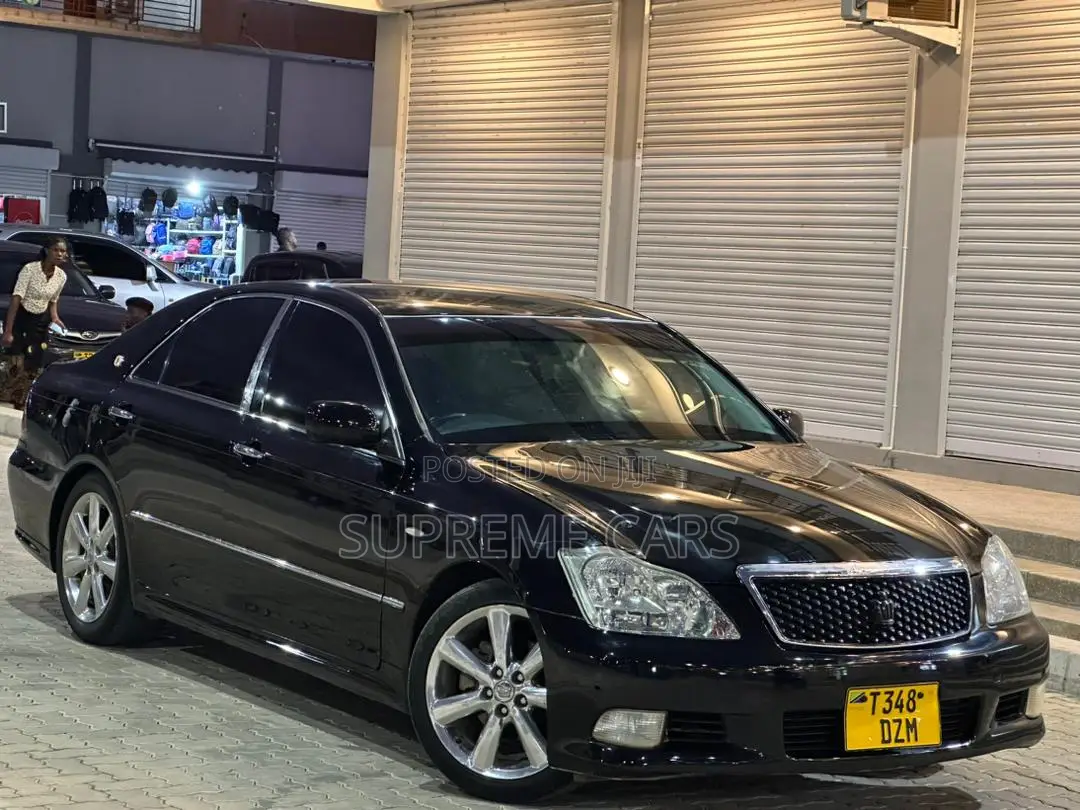 Toyota Crown Royale 2005 Black