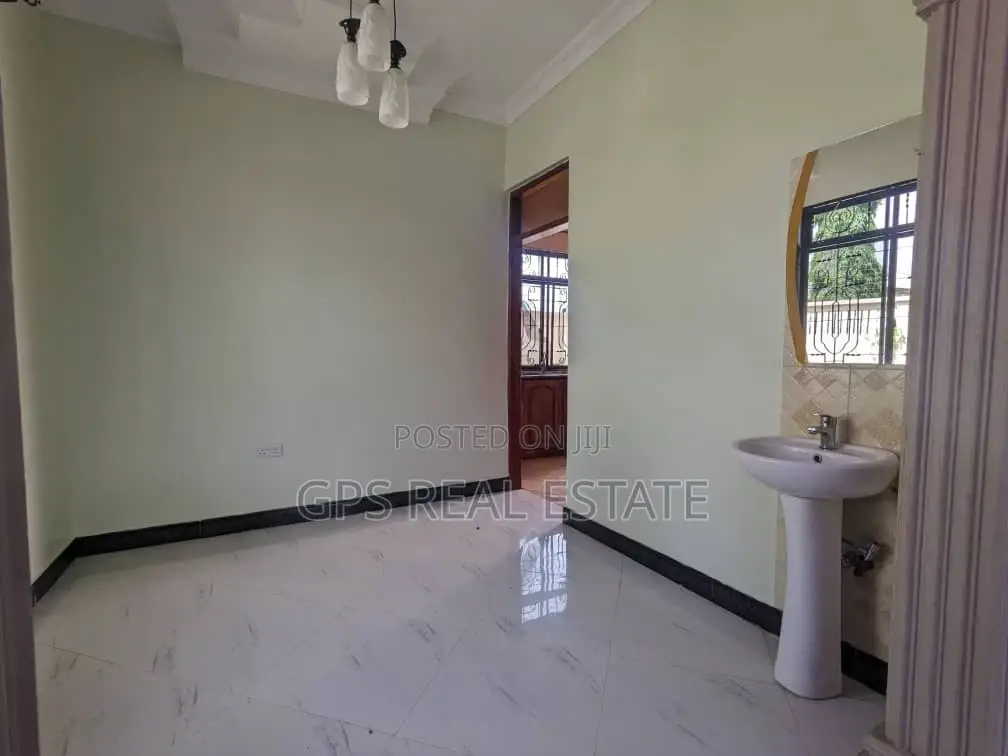 3bdrm House in Chidachi, Dodoma Rural for sale