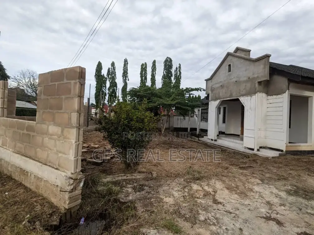 4bdrm House in Area C, Dodoma Rural for sale