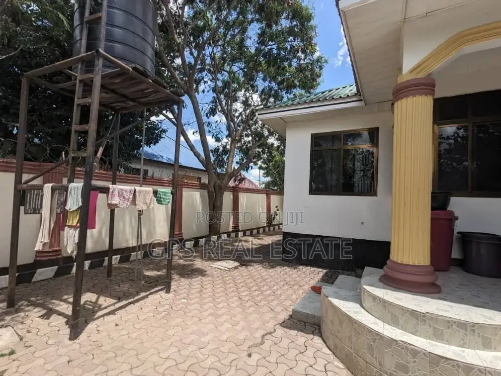 4bdrm House in Chidachi, Dodoma Rural for sale