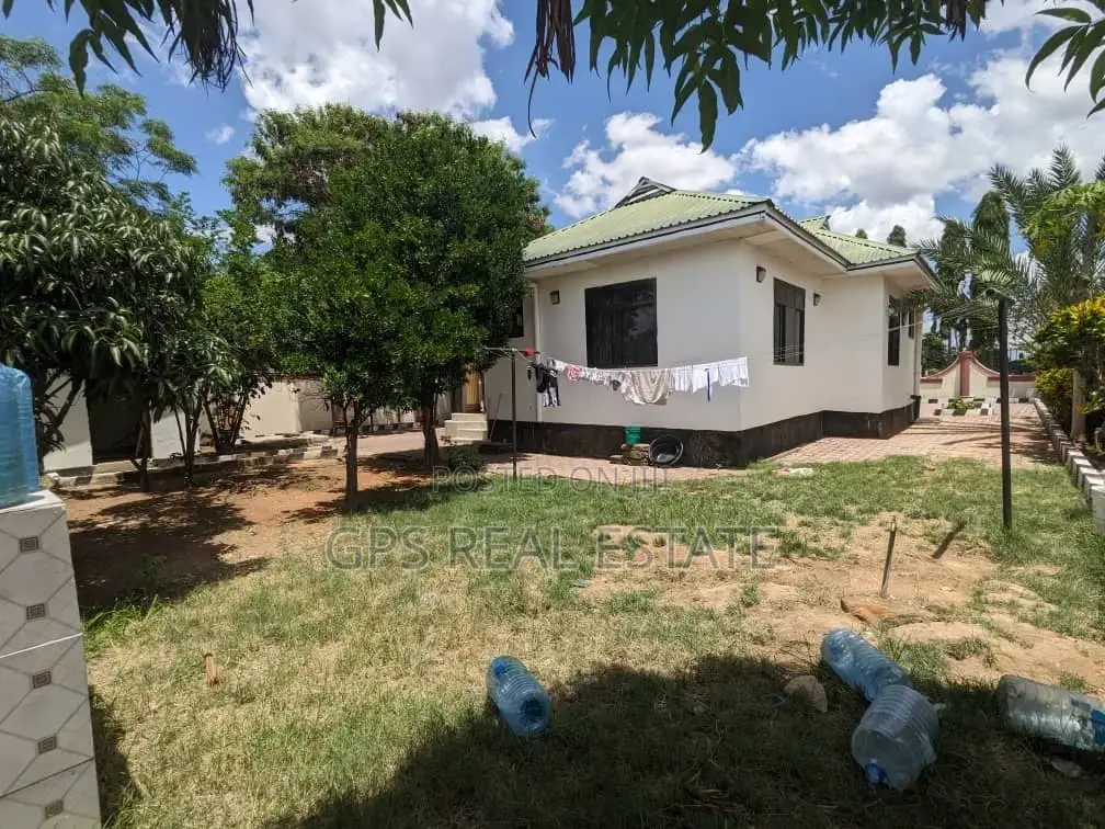 4bdrm House in Chidachi, Dodoma Rural for sale