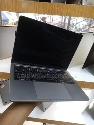Laptop Apple MacBook Pro 2017 16GB Intel Core I7 SSD 256GB
