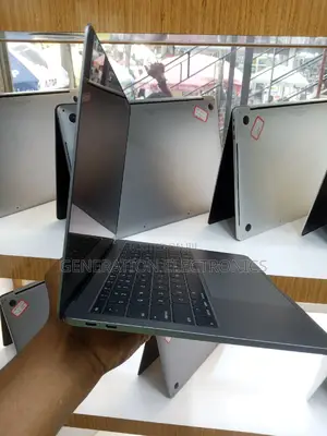 Laptop Apple MacBook Pro 2017 16GB Intel Core I7 SSD 256GB