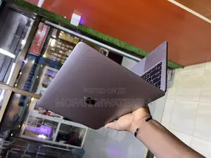 Laptop Apple MacBook Pro 2017 8GB Intel Core I5 HDD 256GB