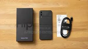 New Samsung Galaxy Z Flip4 256 GB Black