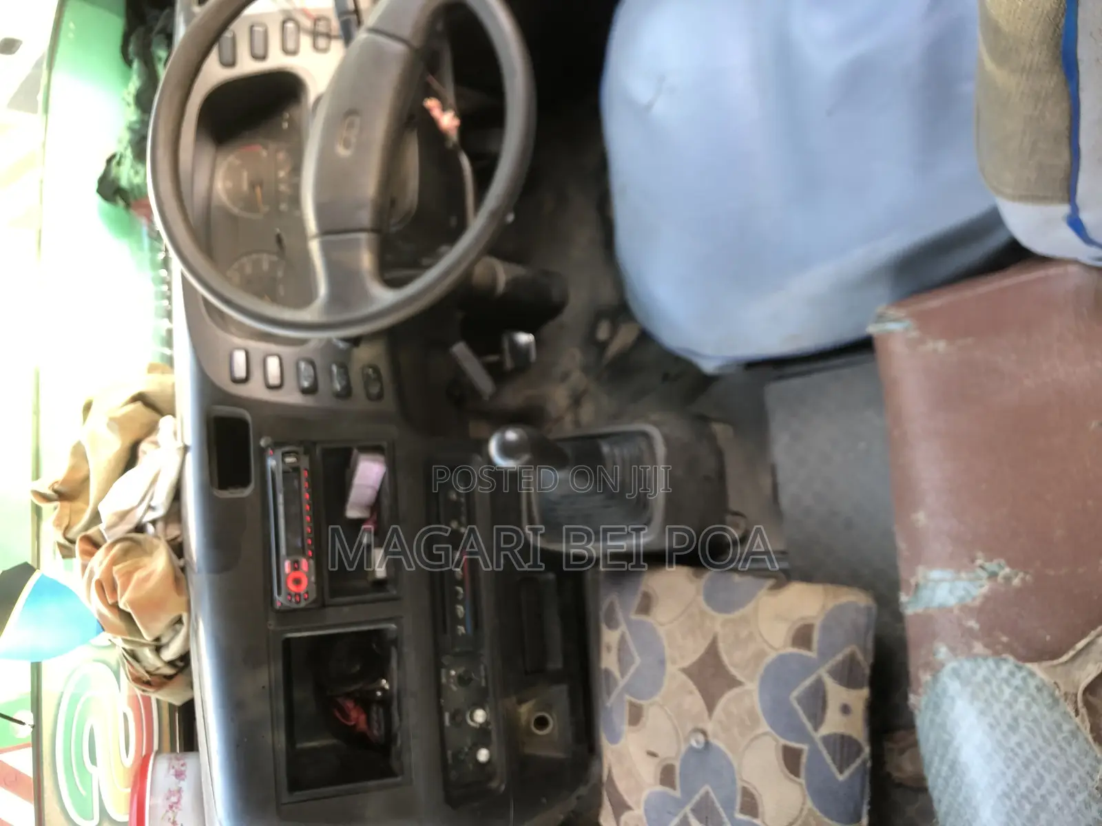 Mitsubishi Fuso Rosa 2000 Orange
