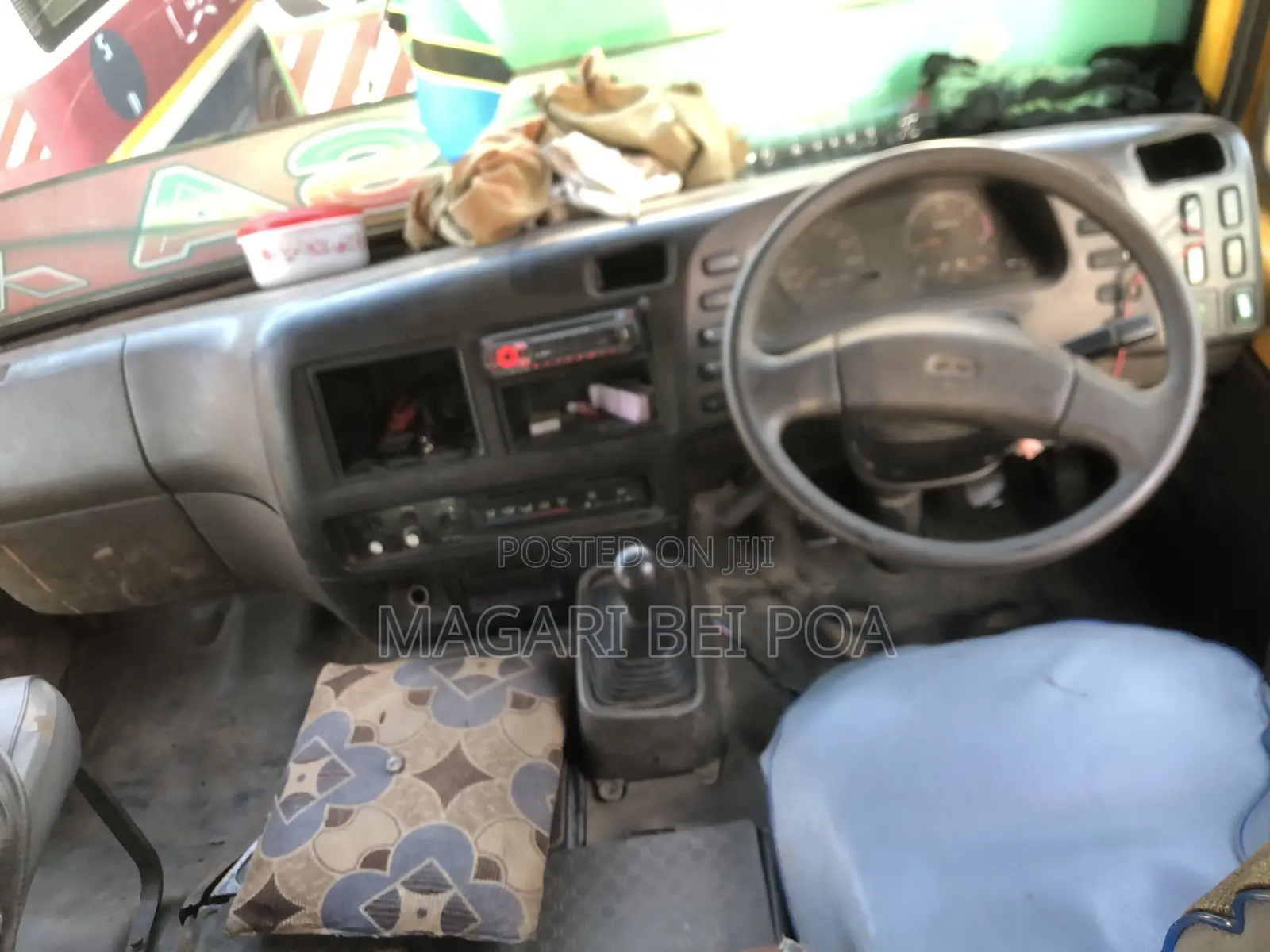 Mitsubishi Fuso Rosa 2000 Orange