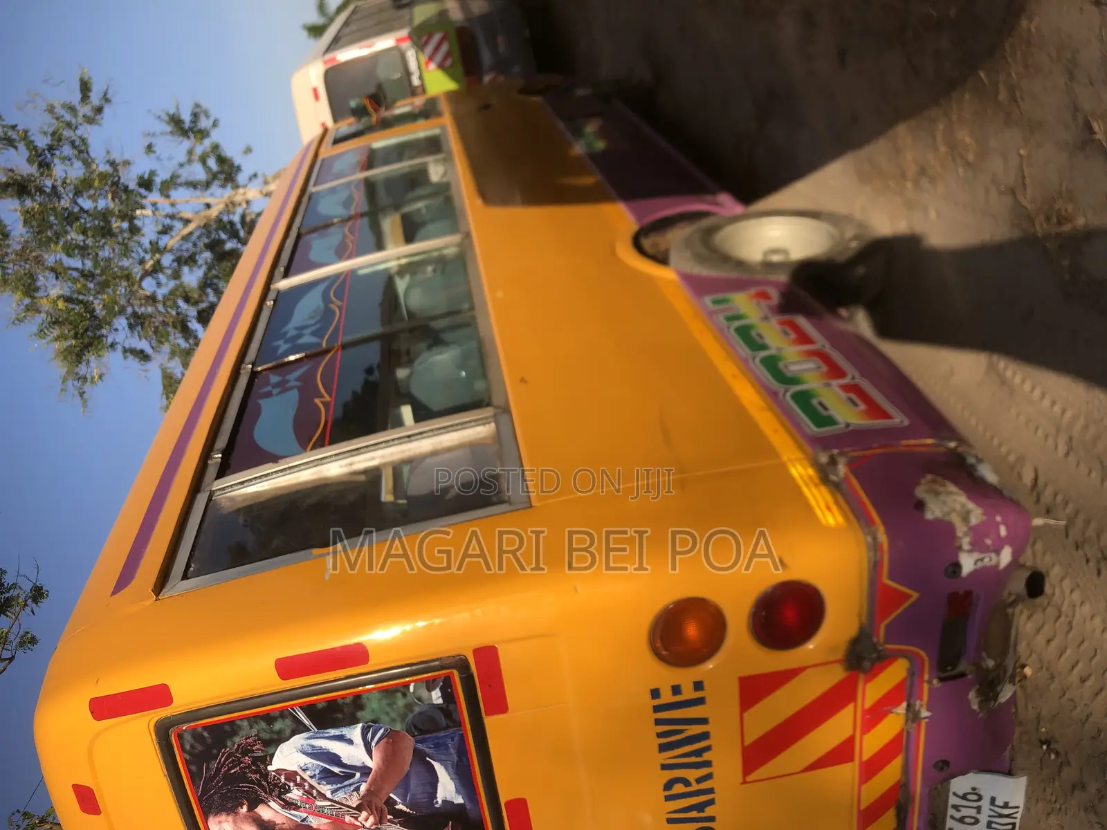Mitsubishi Fuso Rosa 2000 Orange