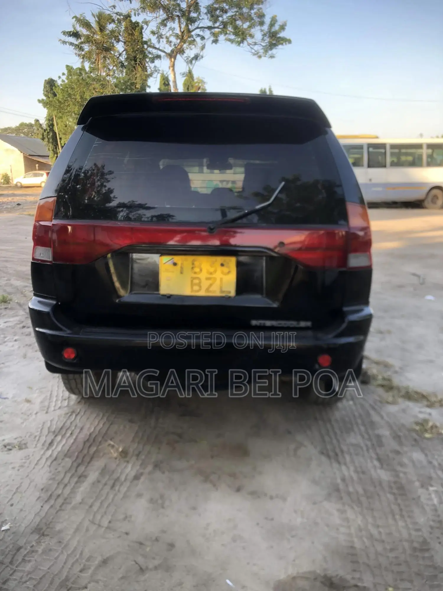 Mitsubishi SpaceWagon 2001 Black