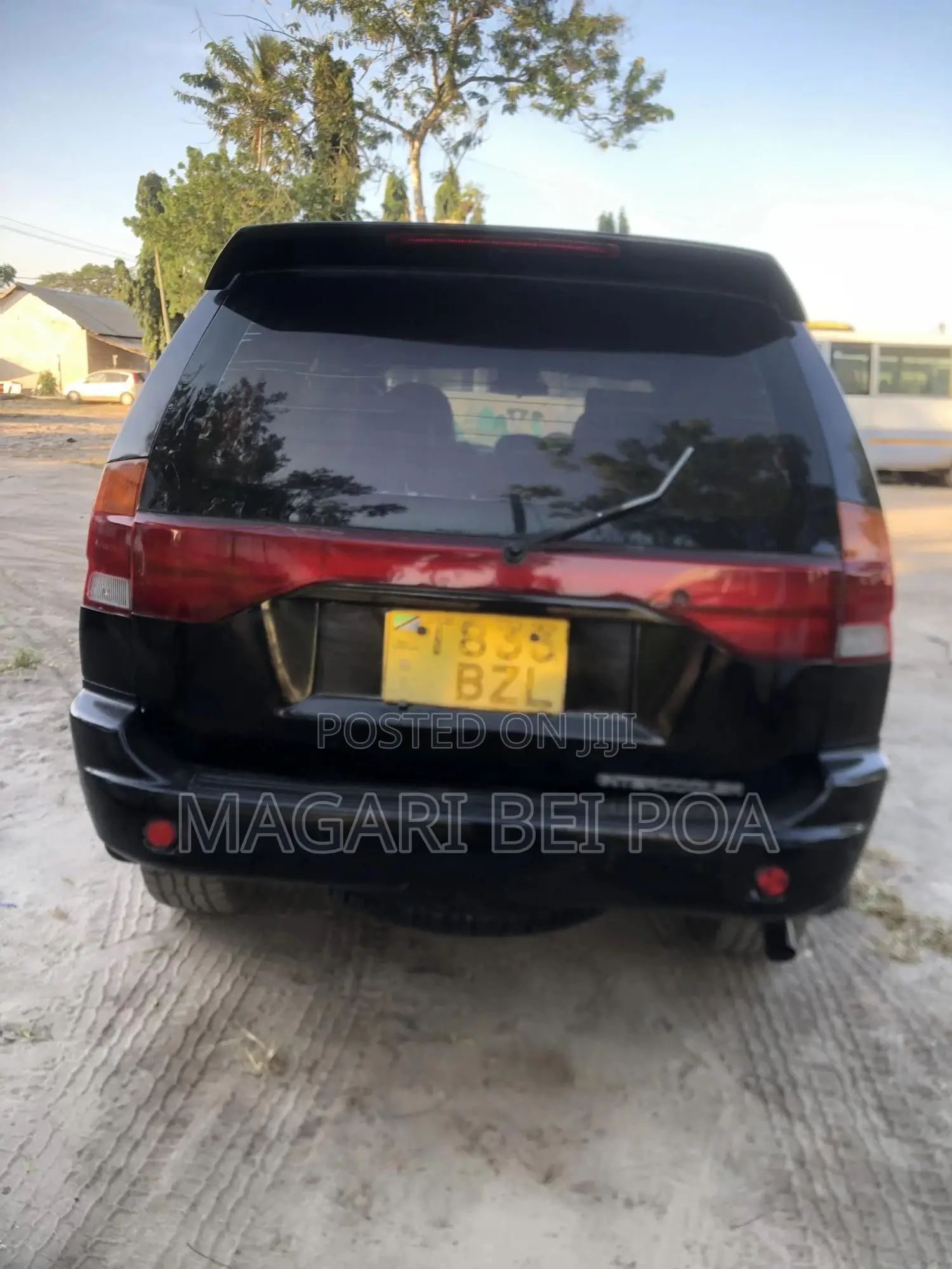 Mitsubishi SpaceWagon 2001 Black