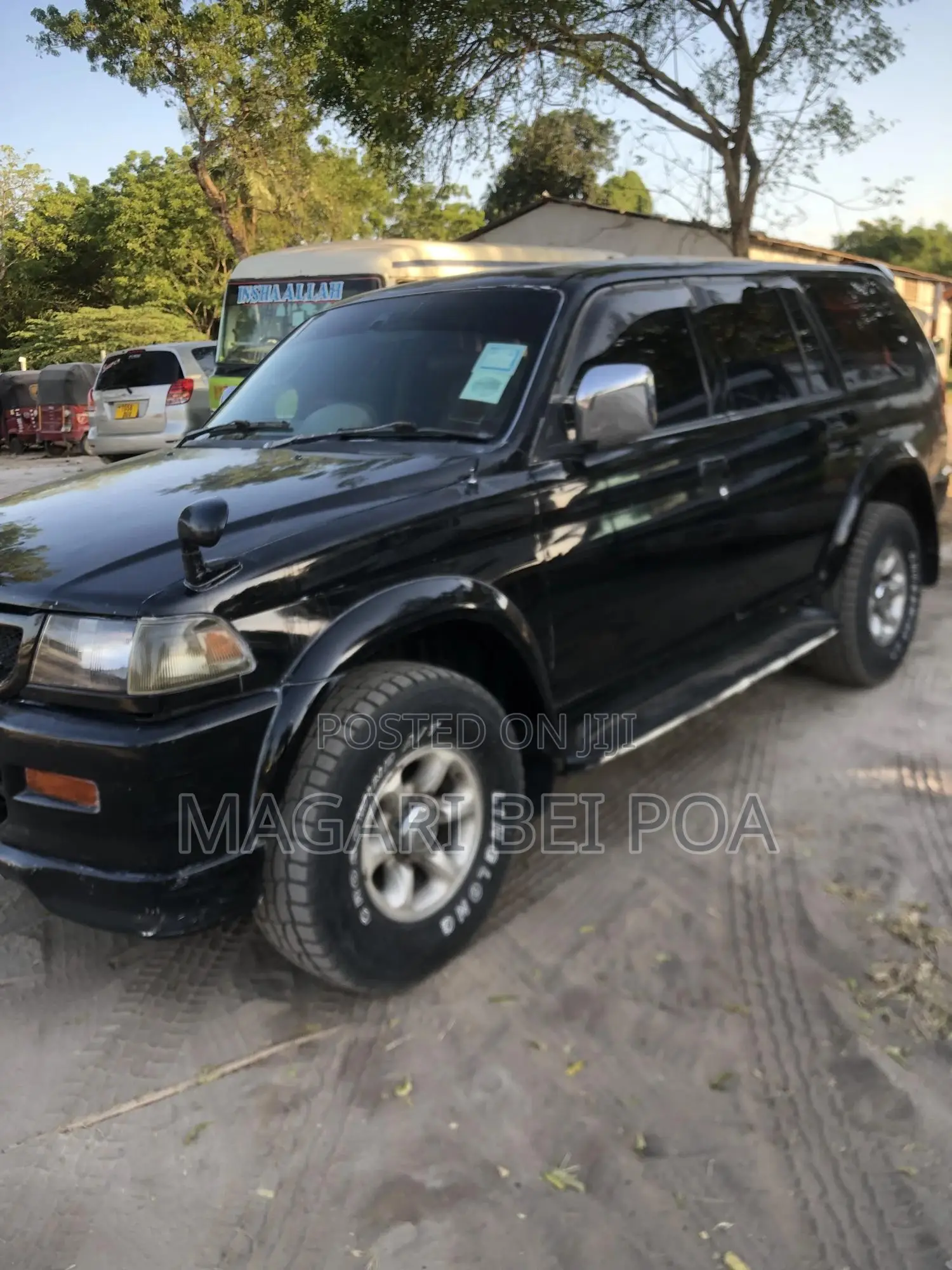 Mitsubishi SpaceWagon 2001 Black
