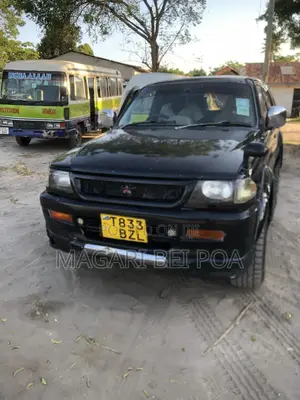 Mitsubishi SpaceWagon 2001 Black