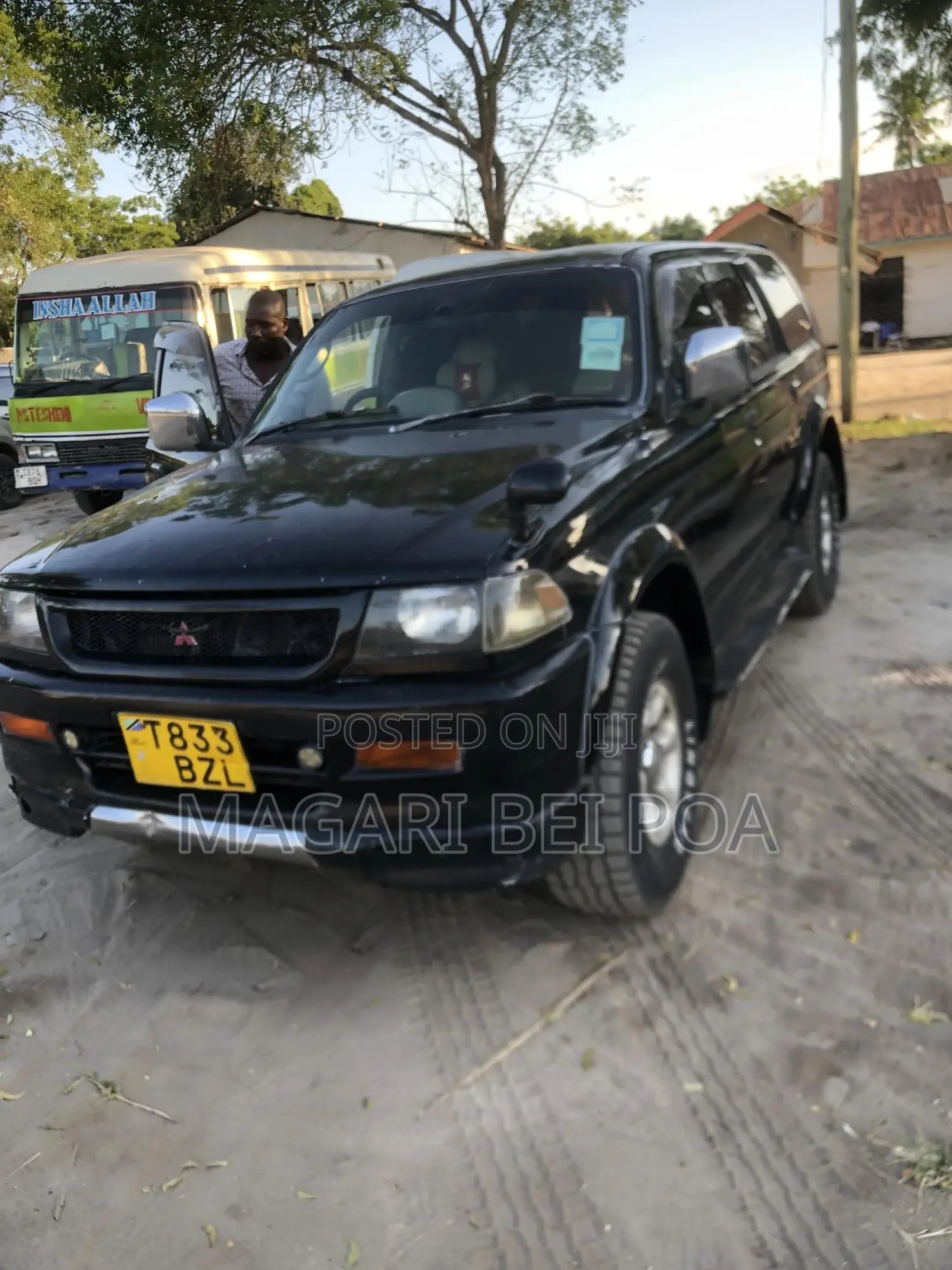Mitsubishi SpaceWagon 2001 Black