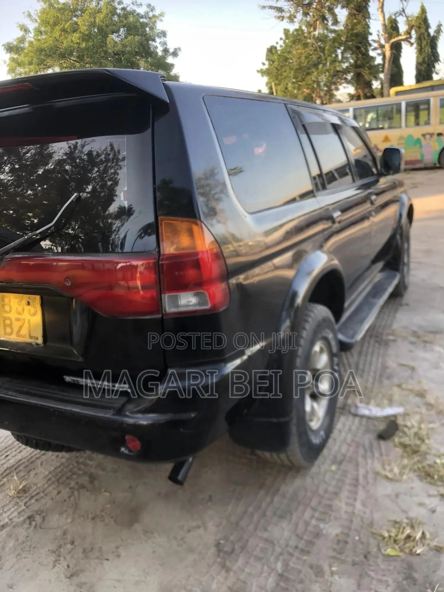 Mitsubishi SpaceWagon 2001 Black