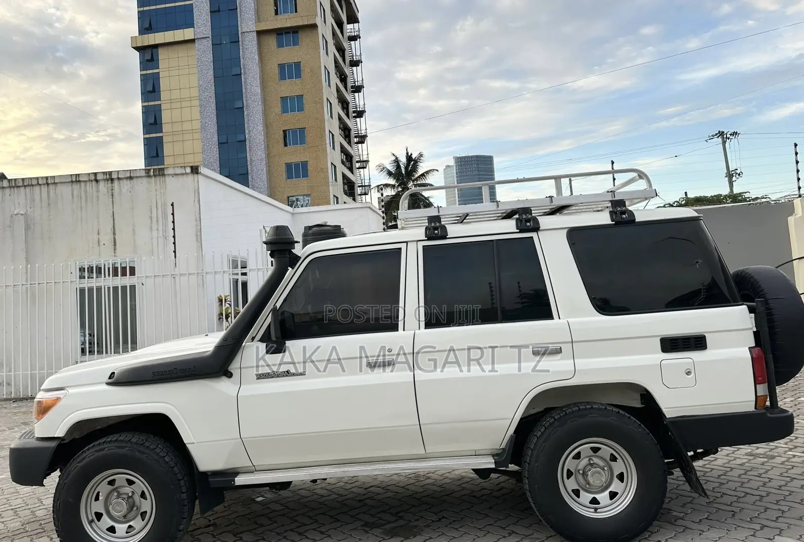 Toyota Land Cruiser 2017 White