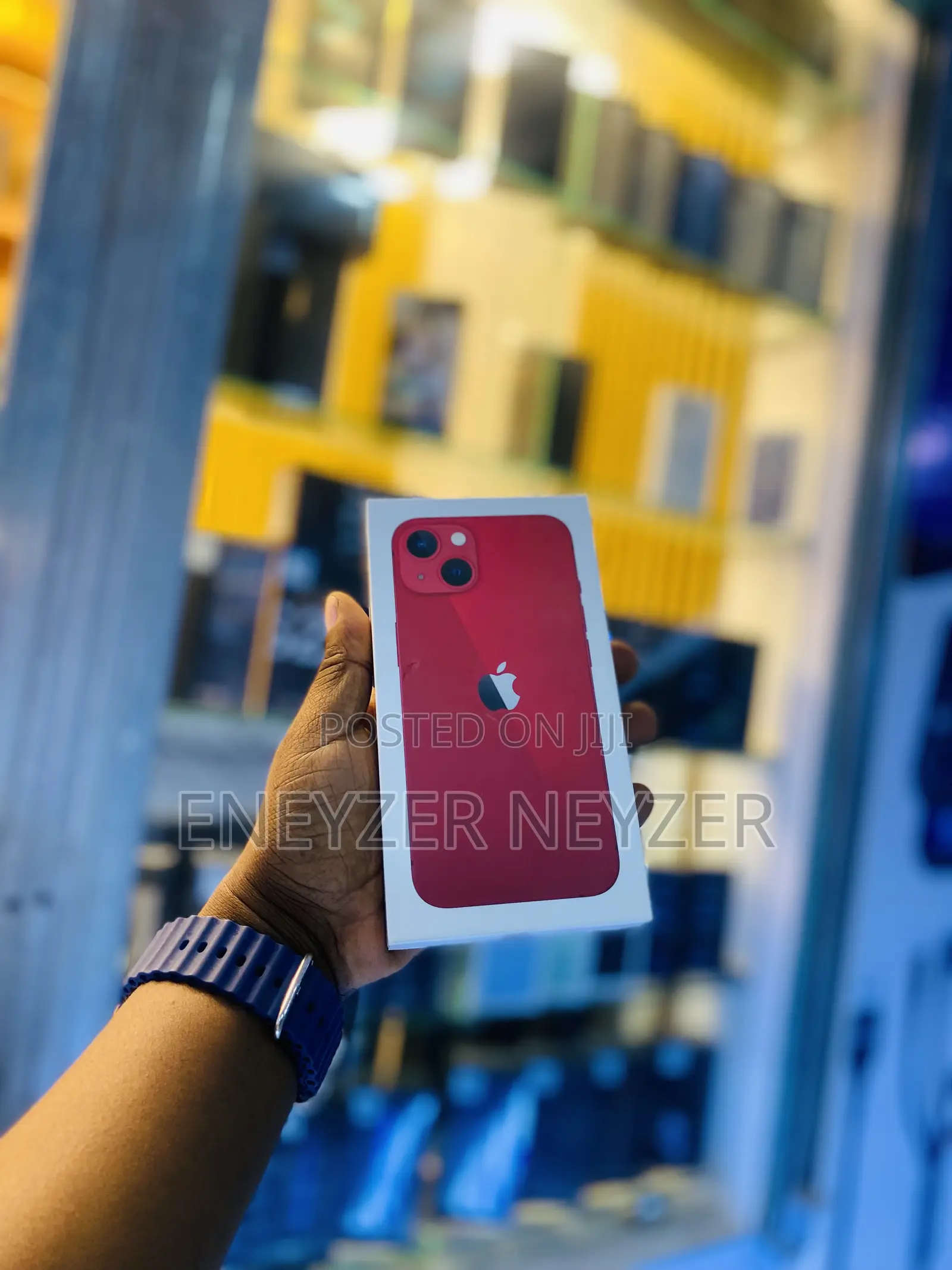 New Apple iPhone 13 128 GB Red