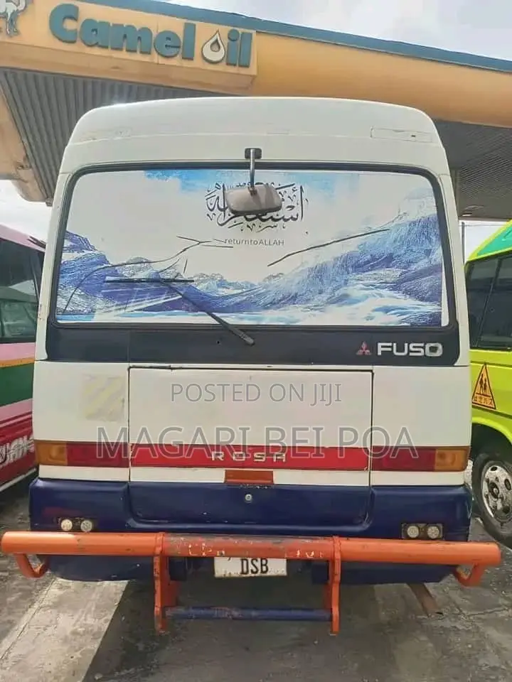 Mitsubishi Fuso Rosa 2000 White