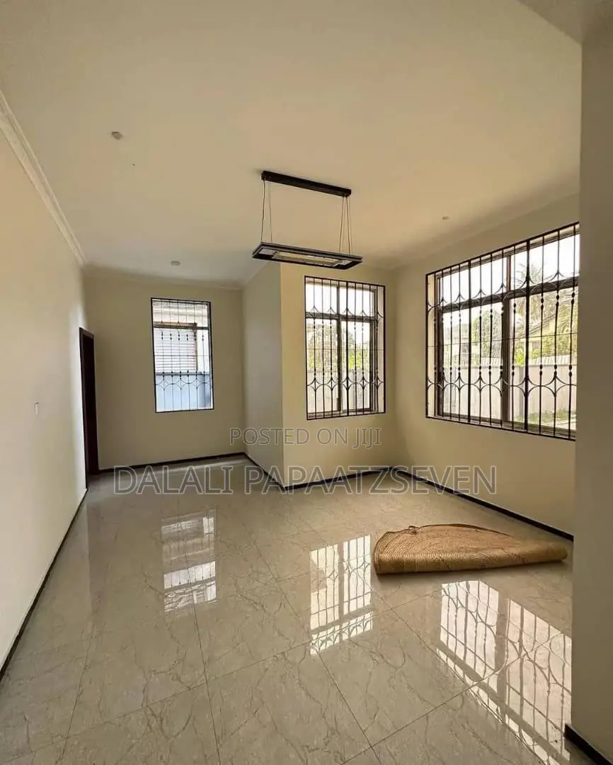 3bdrm House in Dalalipapaatzseven, Mbezi Beach for rent