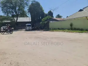 6bdrm Bungalow in Makumbusho, Kinondoni for sale