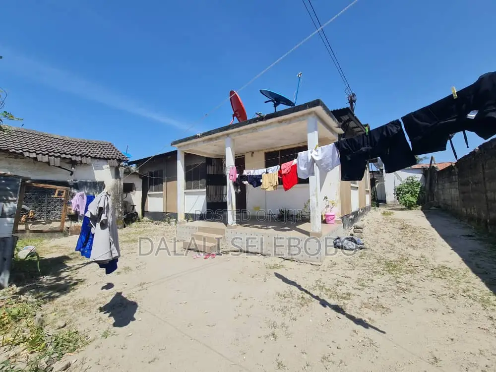 6bdrm Bungalow in Makumbusho, Kinondoni for sale