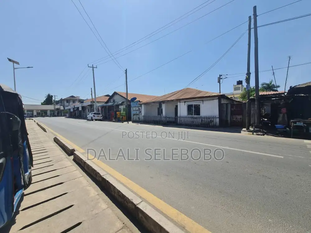 6bdrm Maisonette in Mwananyamala, Kinondoni for sale