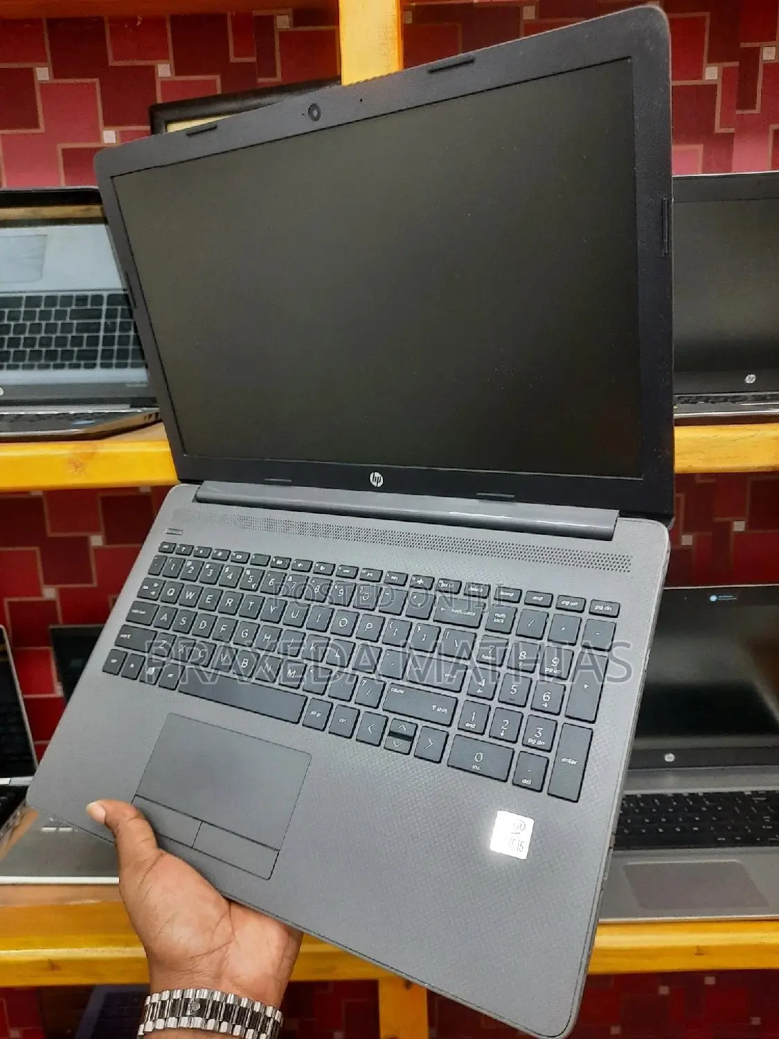 Laptop HP 250 G7 8GB Intel Core I5 HDD+SSD 500GB