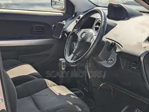 Toyota IST 2005 Gray