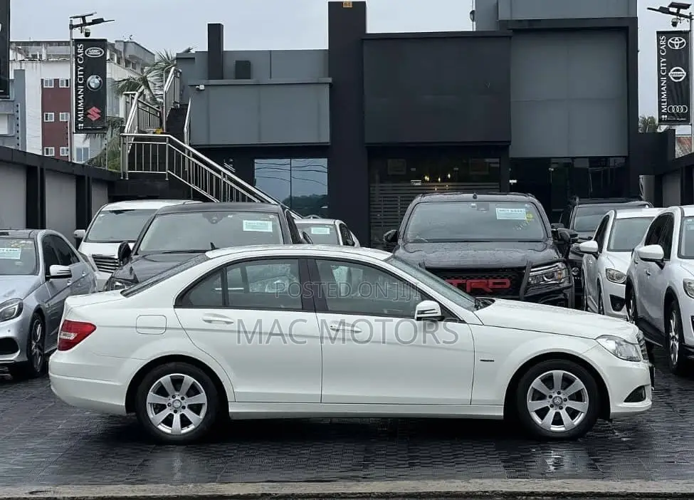 Mercedes-Benz C180 2012 White