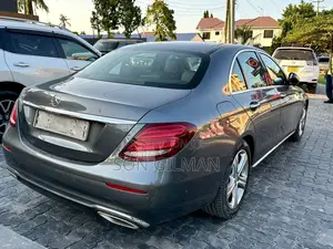 Mercedes-Benz E400 2017 Gray
