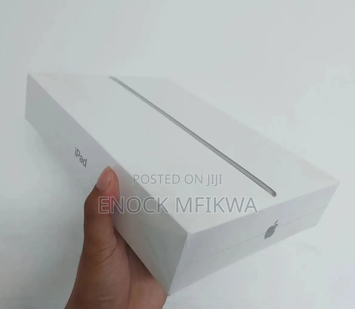 New Apple iPad 9.7 64 GB Gray
