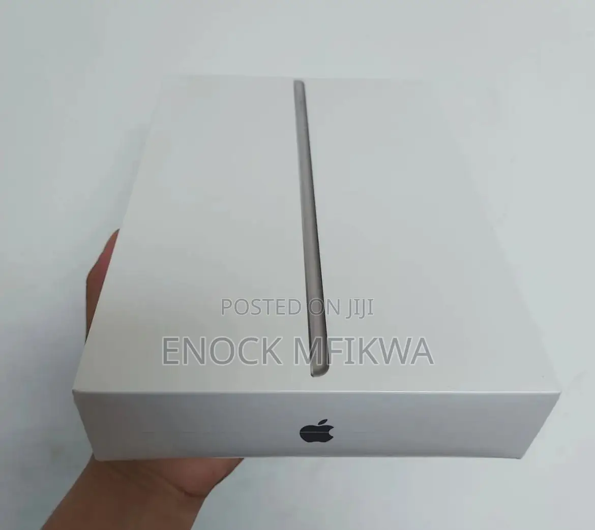 New Apple iPad 9.7 64 GB Gray