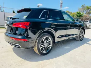 Audi Q5 2018 Black