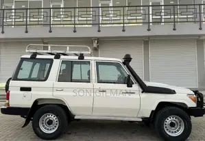 Toyota Land Cruiser 2016 Pearl