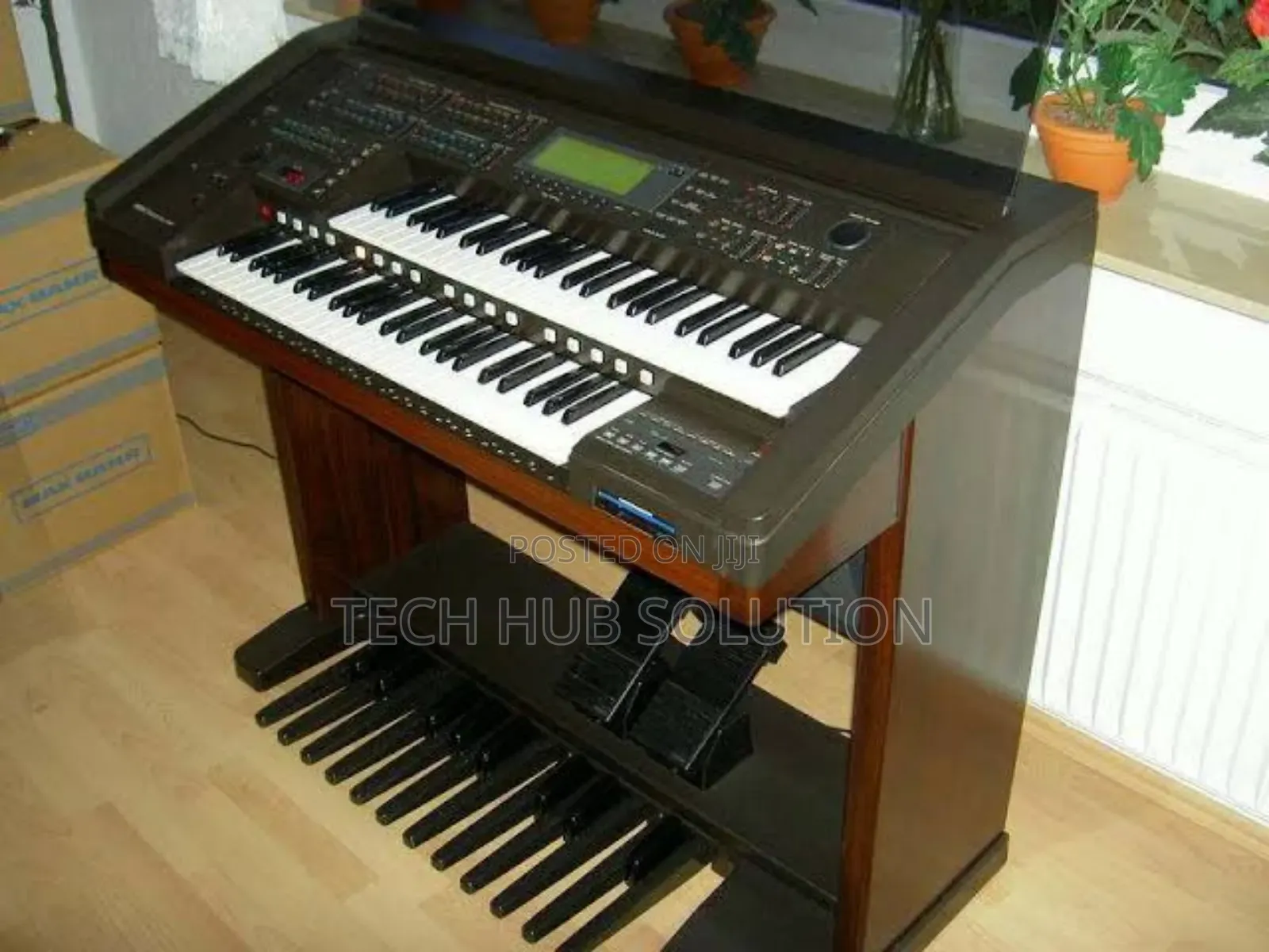 Brand New Yamaha Piano El 90
