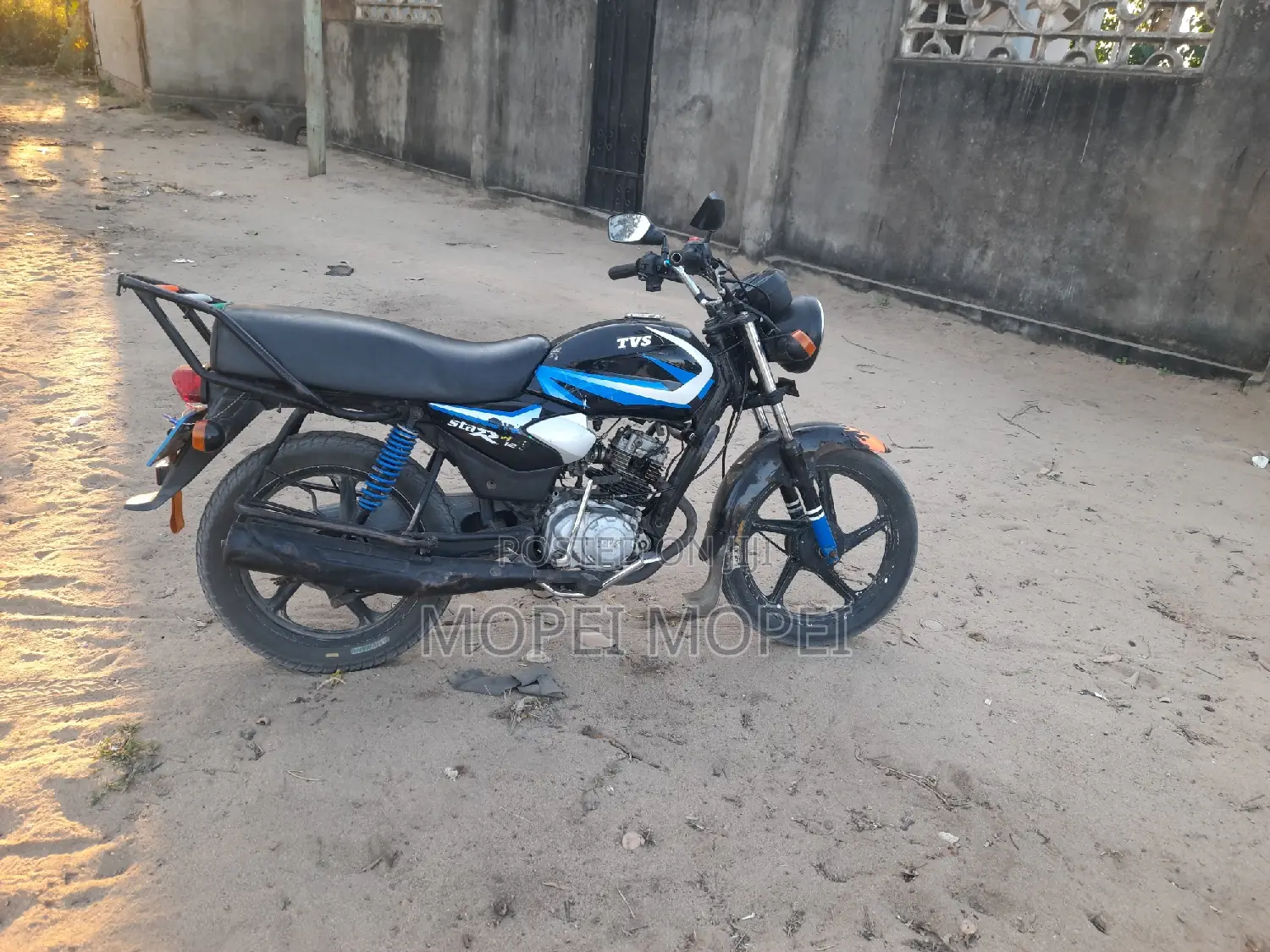 TVS HLX 125 2021 Black