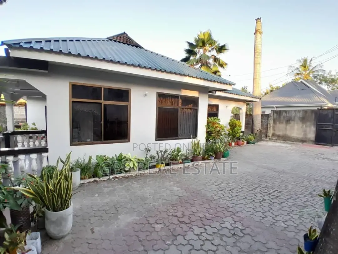 4bdrm House in Mbezi Kwa Msuguri, Kinondoni for sale