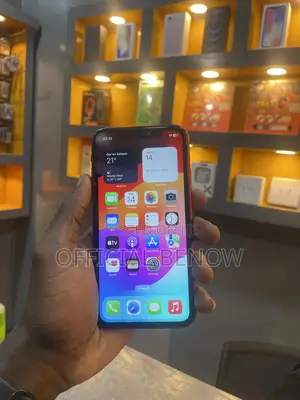Apple iPhone 11 64 GB Red