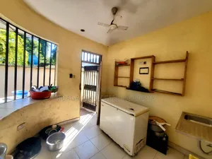 9bdrm House in Goba for sale