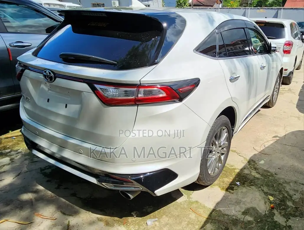 Toyota Harrier 2018 White