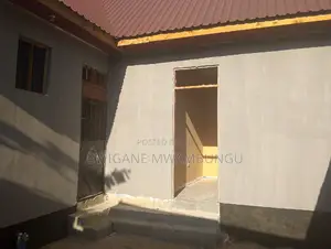 Furnished 5bdrm Apartment in Mwambungu Broker, Mbagala for sale