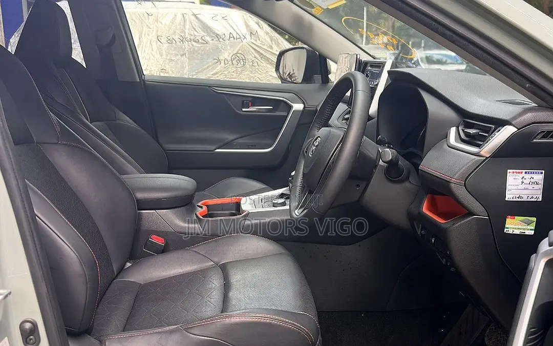 Toyota RAV4 2020 Green