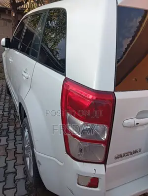 Suzuki Escudo 2008 White